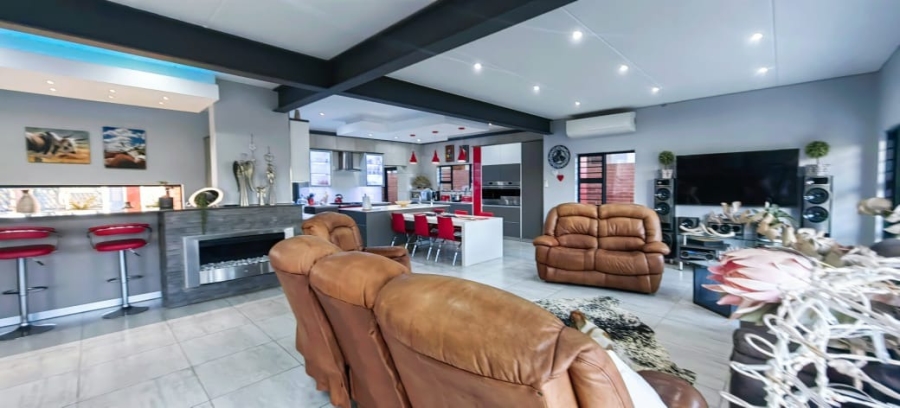 4 Bedroom Property for Sale in Tuscany Ridge North West